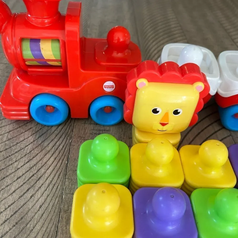 Easy as 1 2 3 CLASSIC Choo Choo Train 🚂 and Blocks Toy Set Tiger🐯& 9 blocks!